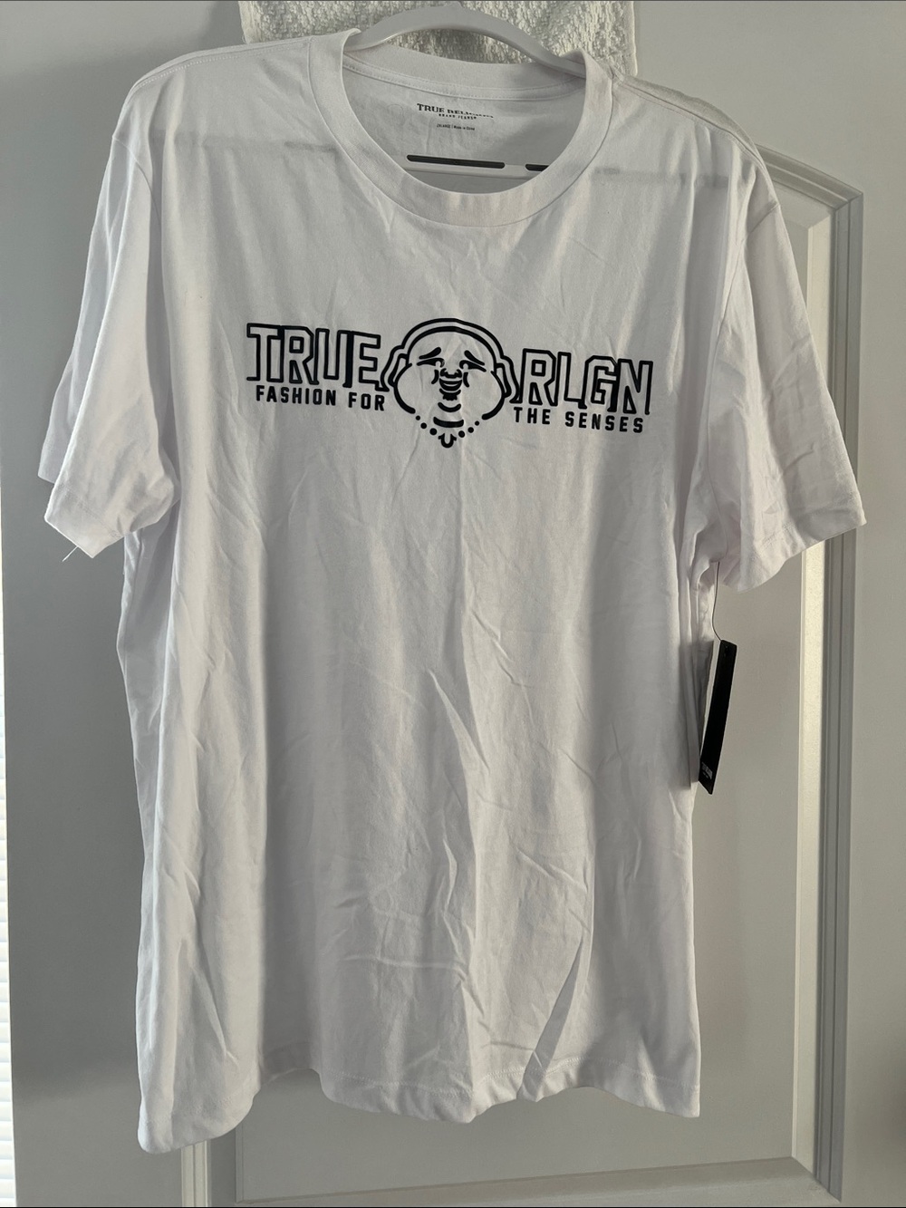 NWT True Religion White Tee with Black Logo Graphic